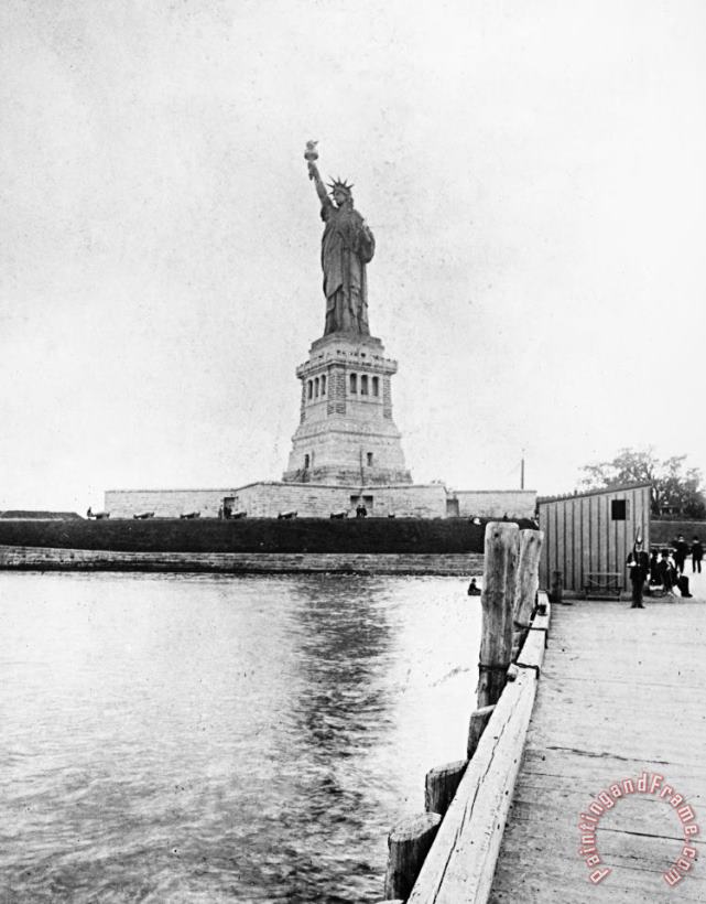 STATUE OF LIBERTY, c1890 painting - Others STATUE OF LIBERTY, c1890 Art Print