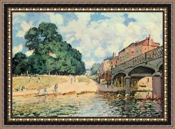 Alfred Sisley Bridge At Hampton Court Framed Painting