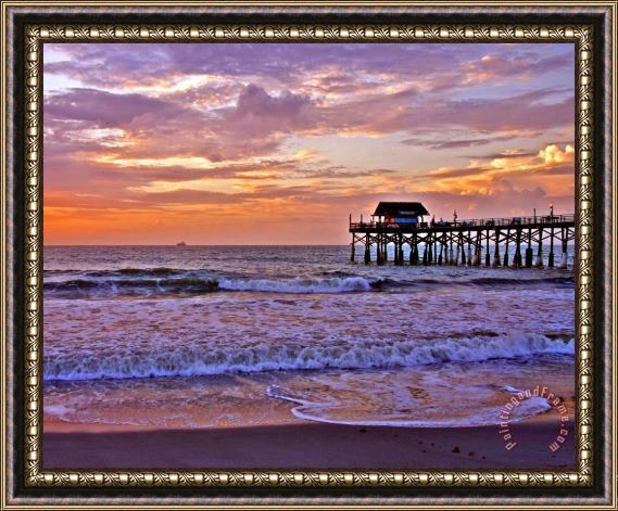 Collection 14 The Pier Framed Painting